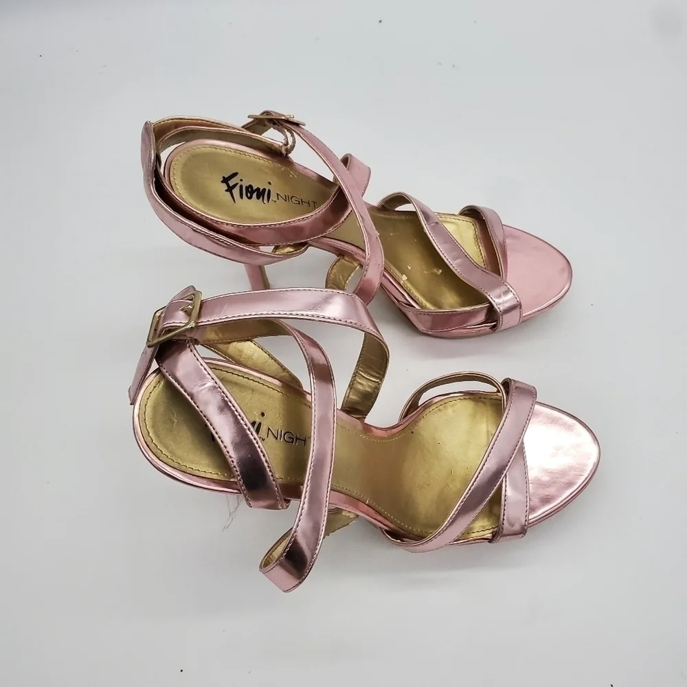 Fioni Platform Heels Size 8 Shoes Silver Purple